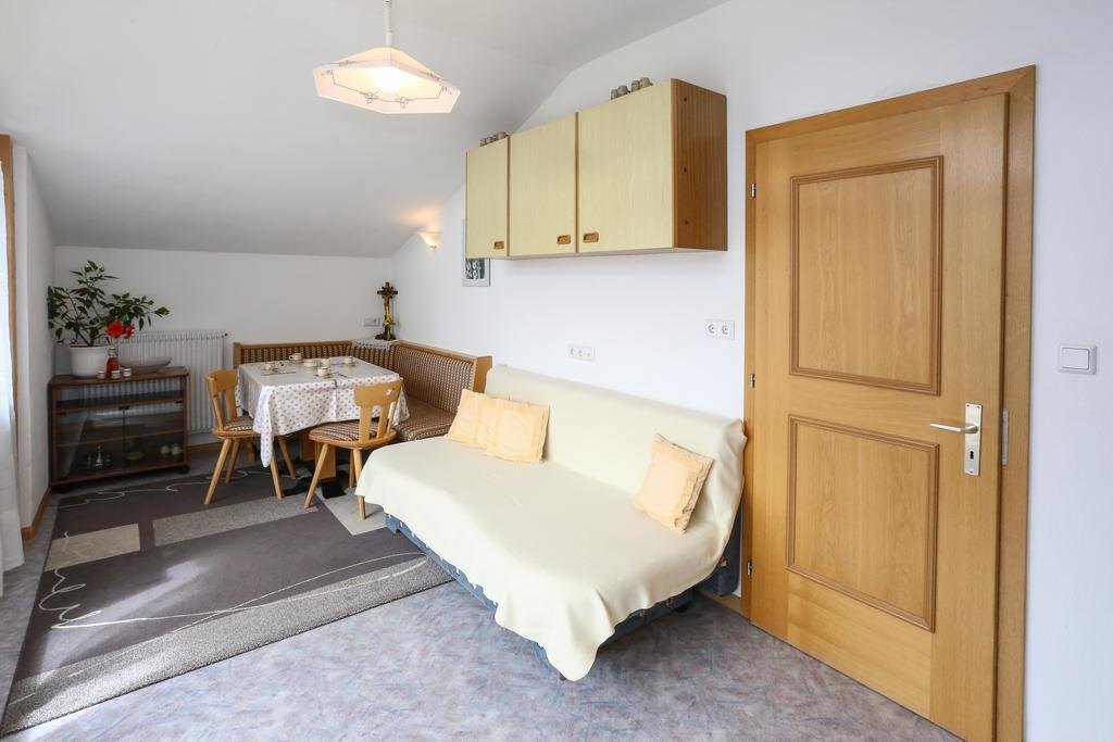 Ferienwohnung Bauernof Mittermüller Feldthurns Zimmer foto